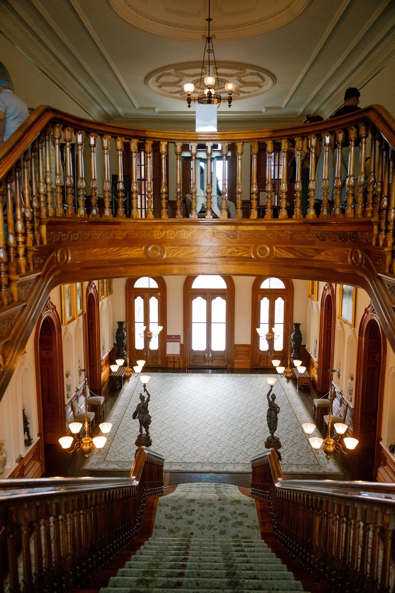 2026-02-28 ¡27trav-cheapskate-honolulu-01-wqkm-superJumbo.jpg