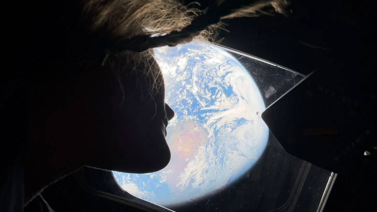 2026-04-11 ¡earthrise.jpeg Space